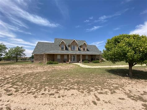 The 20 matching properties for <b>sale</b> near <b>Lubbock</b> have an average listing price of $1,079,333 and price per acre of $11,014. . Land for sale lubbock